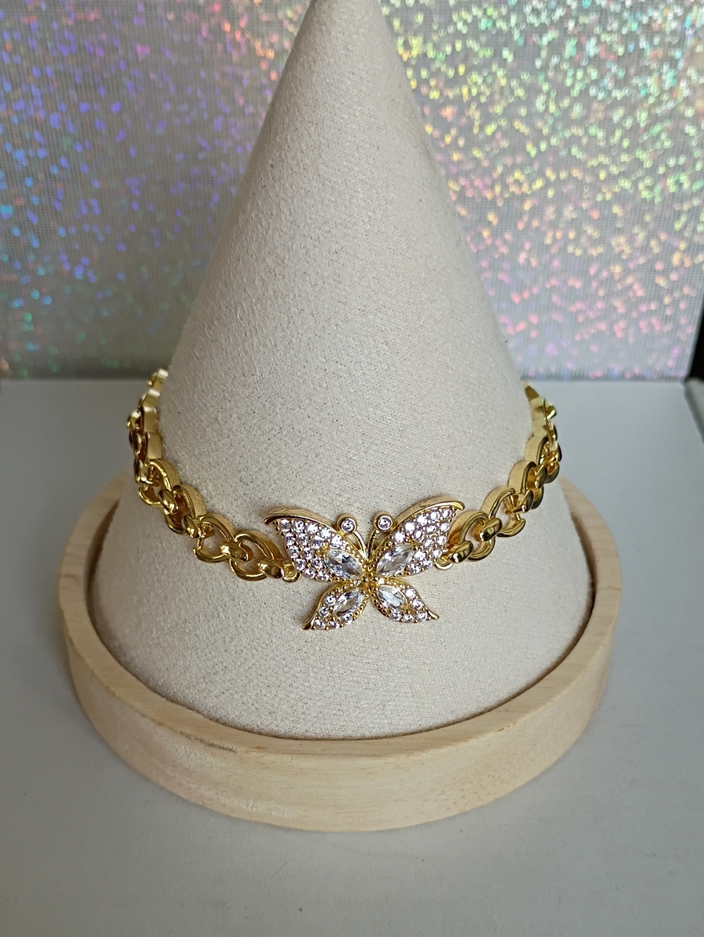 New Gold Tone Butterfly Chain Bracelet with Clear Crystals 🚨 - Picture 7 of 7
